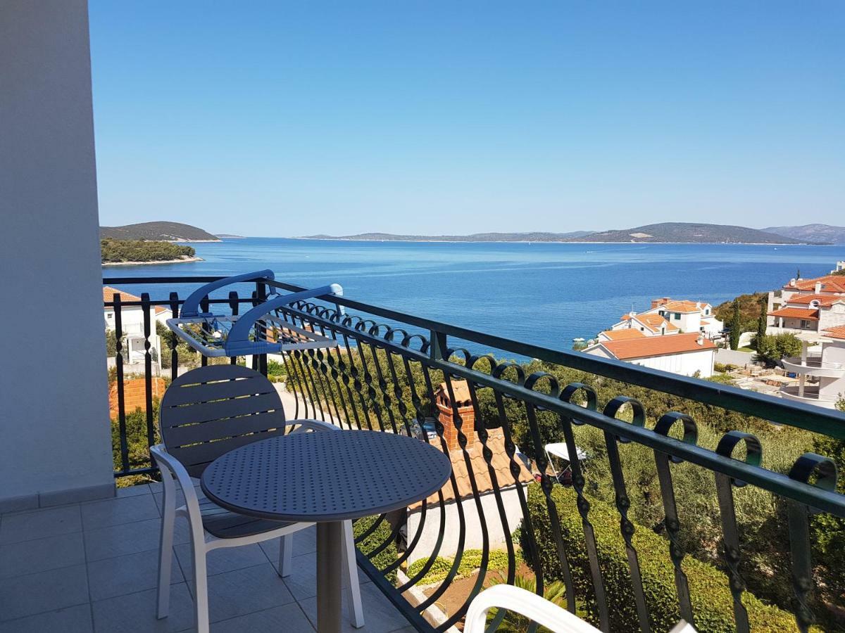 Villa Berg Maslinica Eksteriør billede